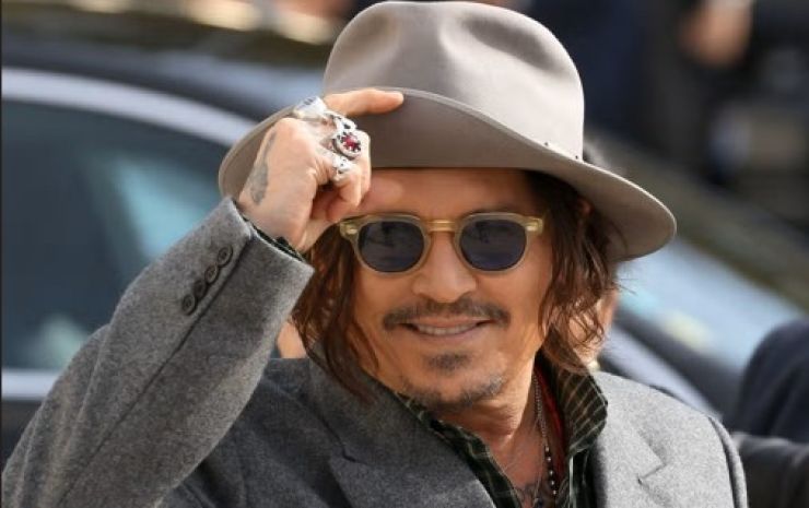 Johnny Depp y el pueblo que convirtió en refugio: 15 hectáreas de silencio, piedra y memoria en la Provenza